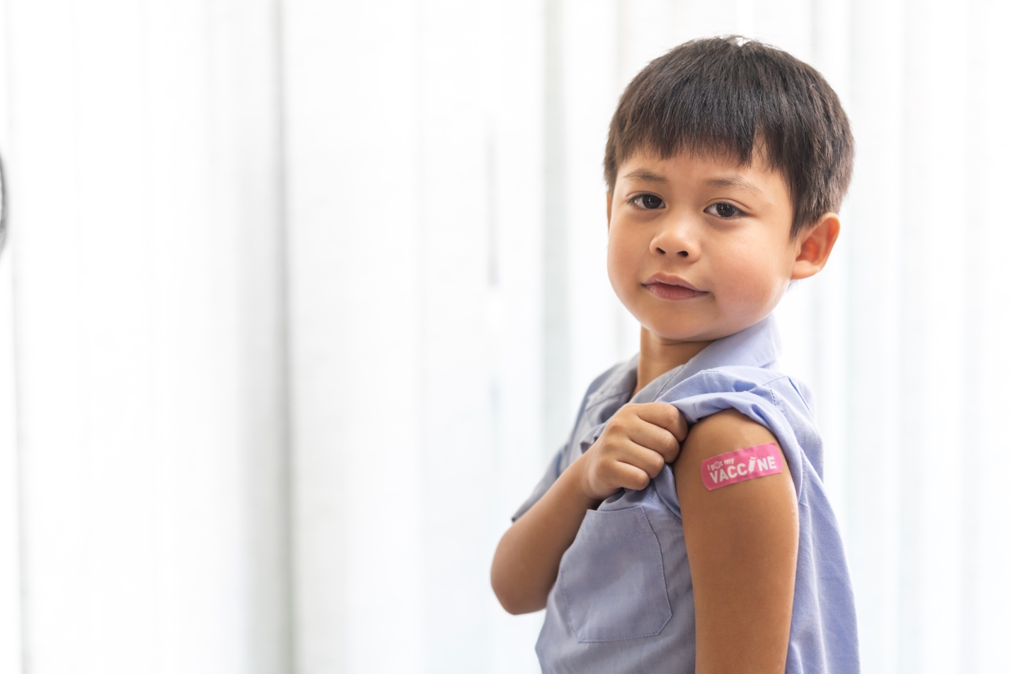 Những điều bố mẹ cần lưu ý khi cho trẻ 5-11 tuổi tiêm vaccine Covid-19 - Ảnh 1.