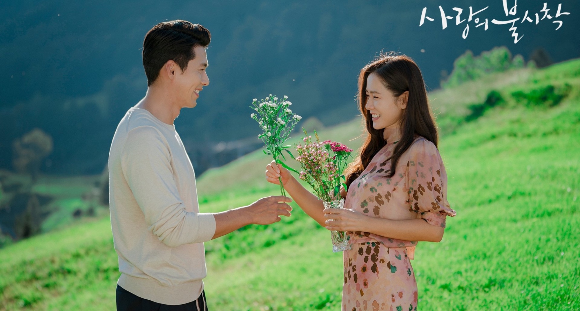 Không nhận ra Hyun Bin với gương mặt râu ria xồm xoàm, tạo hình cổ trang đầy khí chất quân vương - Ảnh 2.