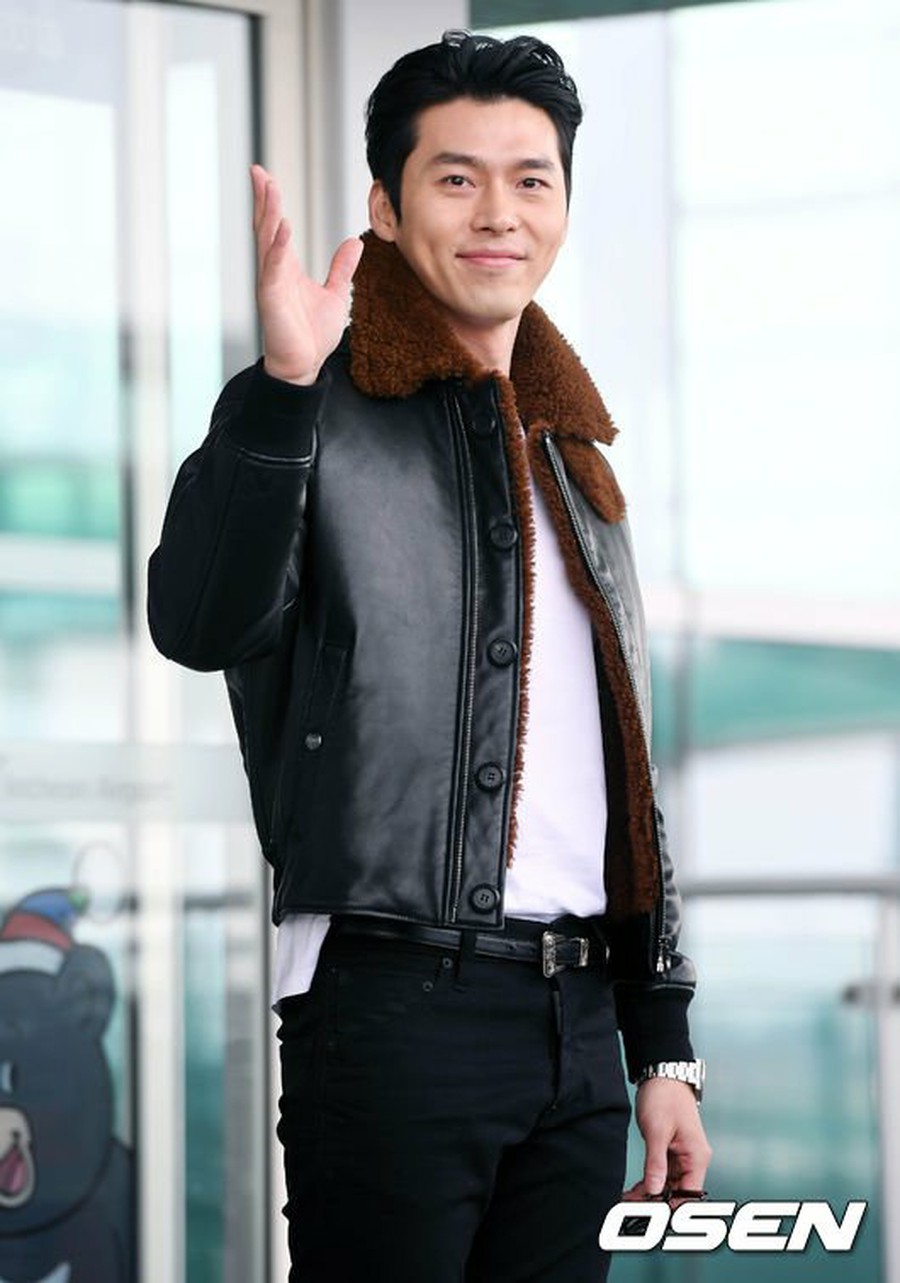 Chẳng cần đi cạnh bà xã Son Ye Jin, Hyun Bin cũng gây bão sân bay không ít lần nhờ ngoại hình &quot;cực phẩm&quot; thế này - Ảnh 6.
