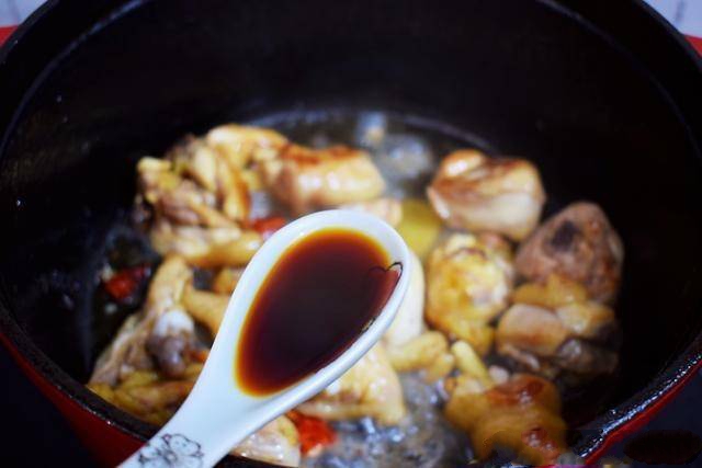 Delicious, easy-to-make mushroom-braised chicken for dinner - Photo 6.