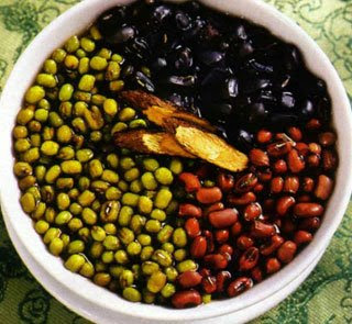 Black beans, cooked with these two things, will become a collagen-promoting dish to beat wrinkles, women will reverse aging and prolong life - Photo 3.