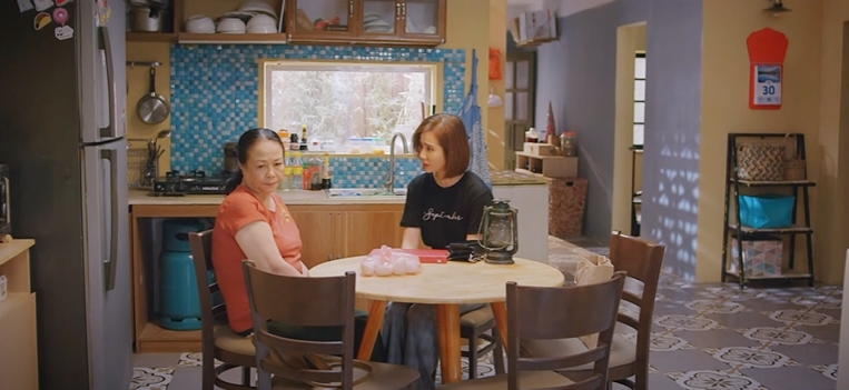Thương ngày nắng về tập 9: Câu thoại nổi tiếng của Trang đã xuất hiện, Khánh - Đức phát hiện bí mật của cậu Vượng - Ảnh 3. Thương ngày nắng về tập 9: Câu thoại nổi tiếng của Trang đã xuất hiện, Khánh - Đức phát hiện bí mật của cậu Vượng - Ảnh 3.