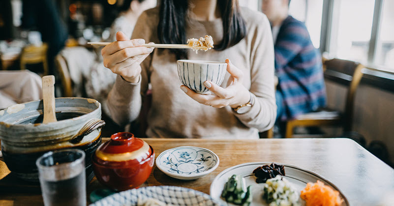 Chị em sau sinh nên học 5 cách giảm mỡ bụng của người Nhật này - Ảnh 3. Chị em sau sinh nên học 5 cách giảm mỡ bụng của người Nhật này - Ảnh 3.