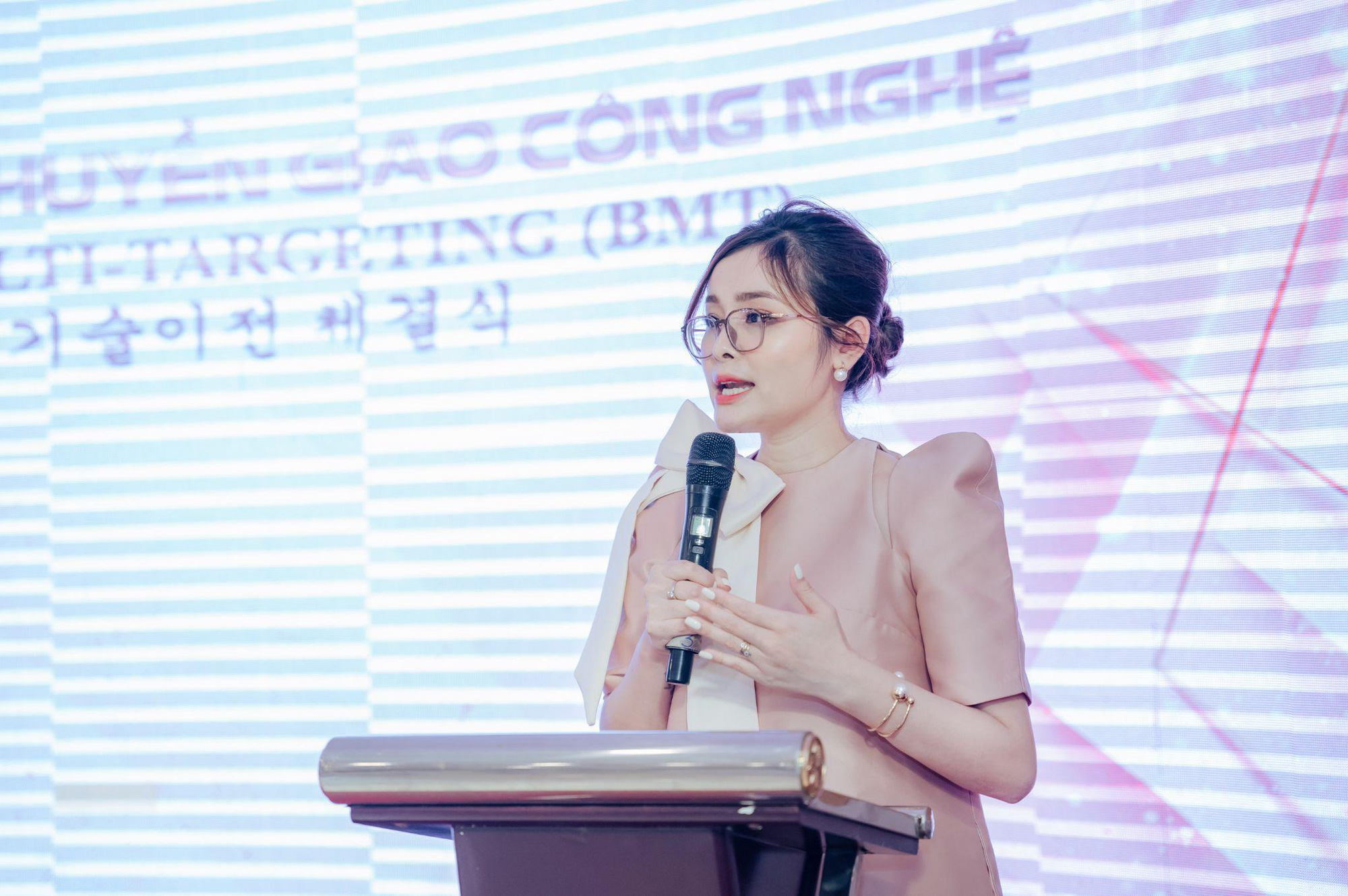 CEO Hoàng Hạnh và hành trình nâng tầm sức khỏe và sắc đẹp phụ nữ Việt - Ảnh 2.