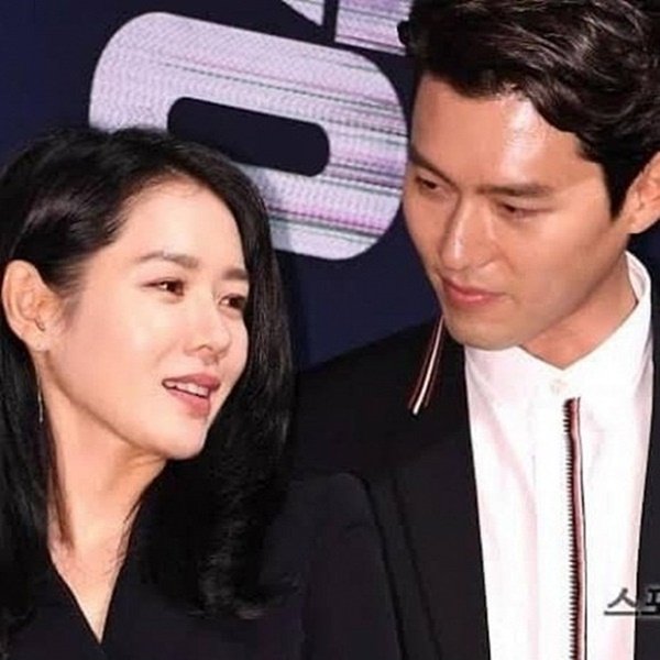 So kè độ “nghiện vợ” của các tài tử xứ Hàn: Ông xã Kim Tae Hee “bão thả tim” ảnh vợ, còn Hyun Bin làm gì mà khiến phái nữ xao xuyến? - Ảnh 10.