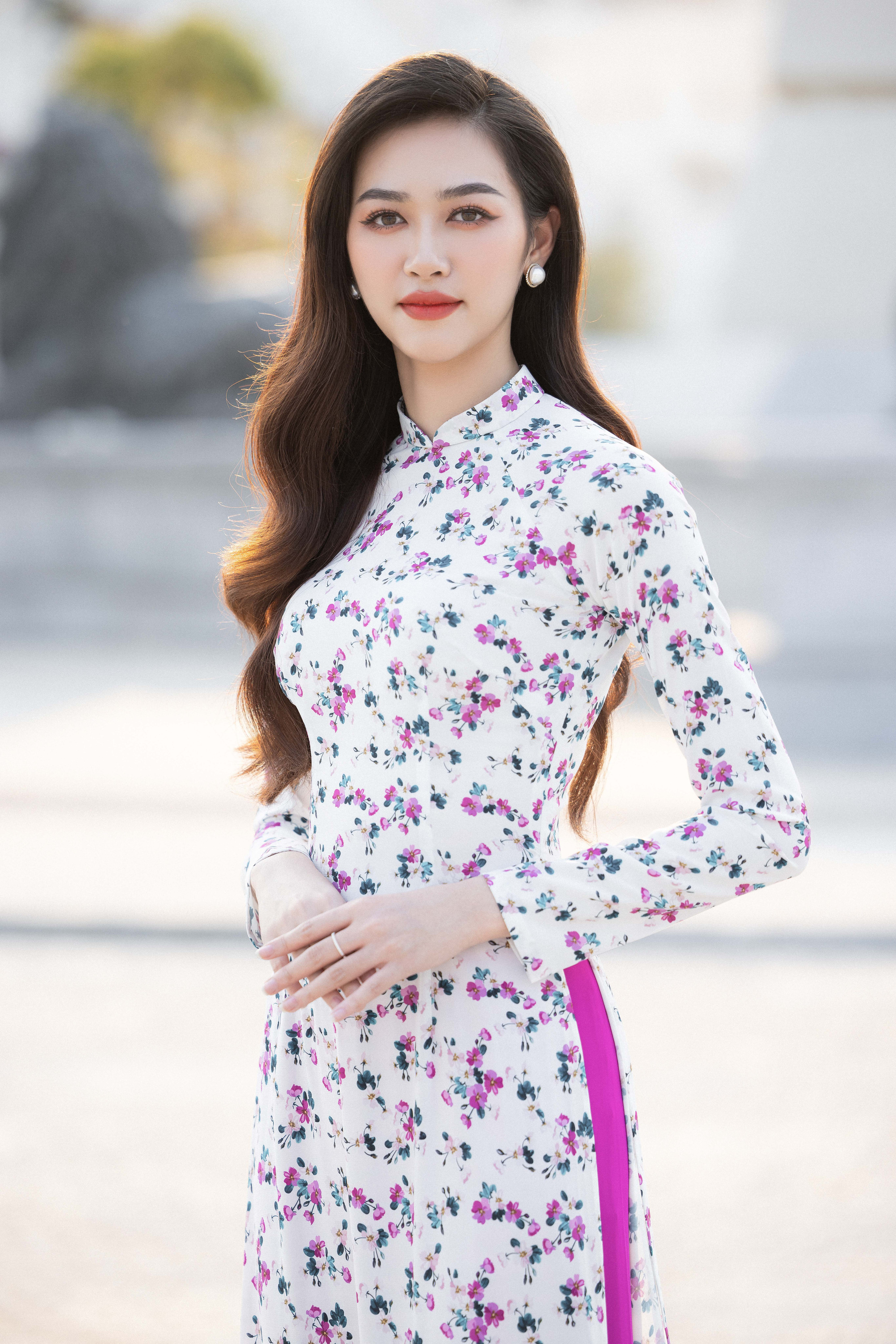 Nam Em cùng dàn thí sinh Hoa hậu Thế giới Việt Nam khoe sắc trong tà áo dài trước đêm Chung khảo quan trọng - Ảnh 12.