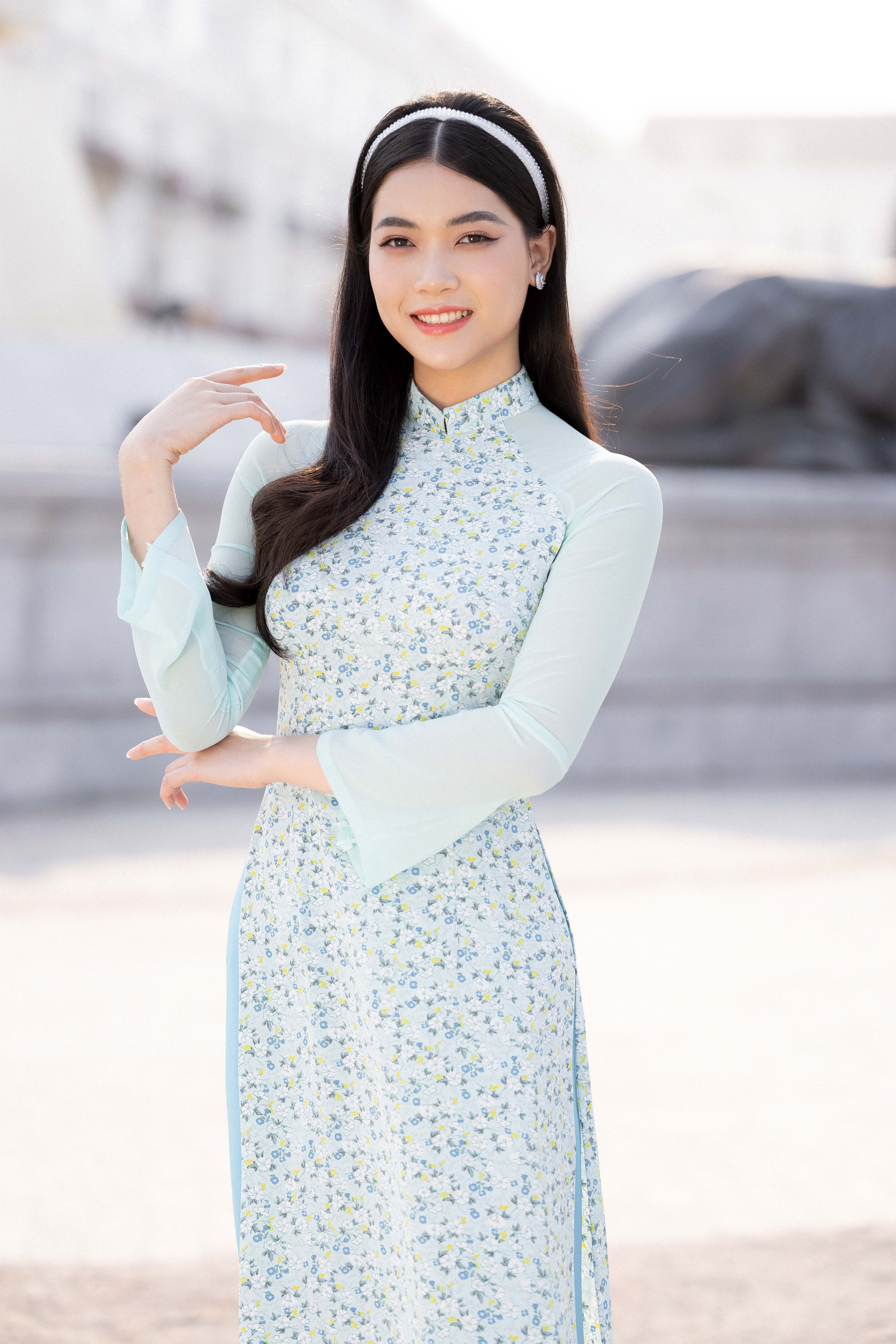 Nam Em cùng dàn thí sinh Hoa hậu Thế giới Việt Nam khoe sắc trong tà áo dài trước đêm Chung khảo quan trọng - Ảnh 14.