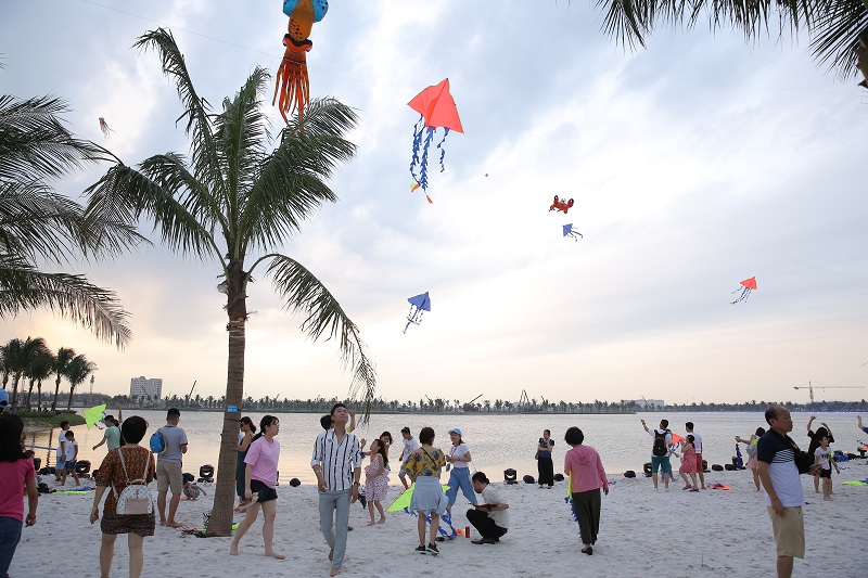 &quot;Bỏ túi&quot; thêm một không gian chơi cho bé cực mê: Có tất tần tật từ nghịch cát, chơi cầu trượt, uống trà sữa, ăn gà rán và rất nhiều điều thú vị khác - Ảnh 9.