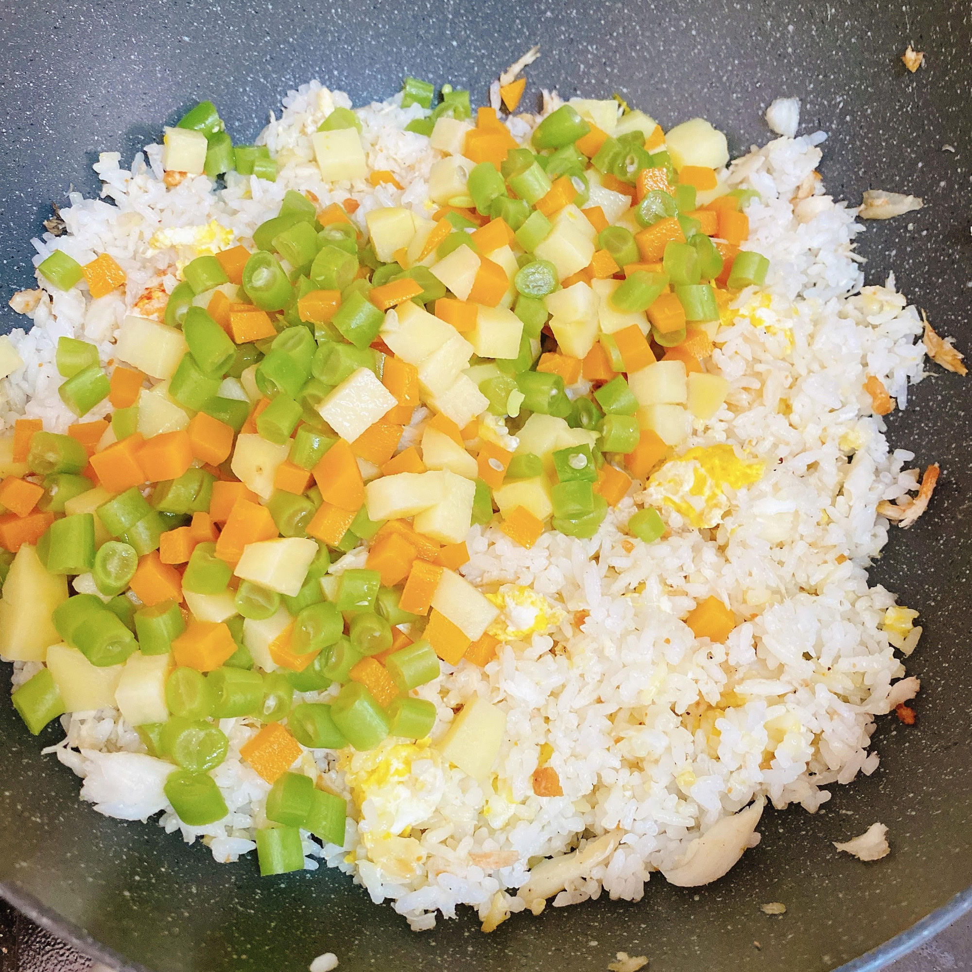 Cơm chi&ecirc;n với nguy&ecirc;n liệu n&agrave;y th&igrave; ăn chỉ no chứ kh&ocirc;ng ch&aacute;n, chị em nhất định phải tham khảo ngay! - Ảnh 7.