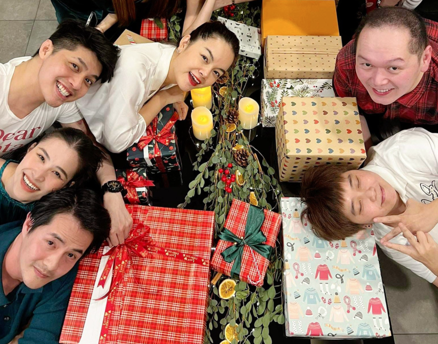 Hội bạn thân đình đám Vbiz: Gia đình Hoa Dâm Bụt coi nhau như ruột thịt, Hà Tăng có tình bạn triệu đô hơn một thập kỷ - Ảnh 3. Hội bạn thân đình đám Vbiz: Gia đình Hoa Dâm Bụt coi nhau như ruột thịt, Hà Tăng có tình bạn triệu đô hơn một thập kỷ - Ảnh 3.