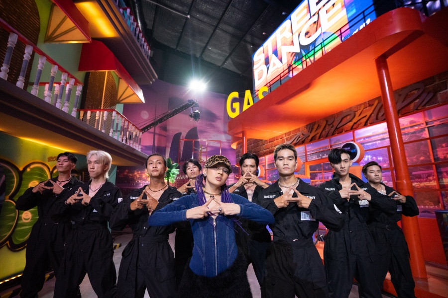 Bảo Anh mới mở màn Street Dance đã bị bảo như... múa dưỡng sinh, netizen thẳng thừng: Thua cả các TikToker nhảy! - Ảnh 4.