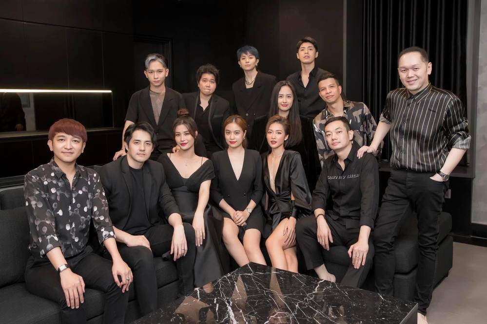 Hội bạn thân đình đám Vbiz: Gia đình Hoa Dâm Bụt coi nhau như ruột thịt, Hà Tăng có tình bạn triệu đô hơn một thập kỷ - Ảnh 2. Hội bạn thân đình đám Vbiz: Gia đình Hoa Dâm Bụt coi nhau như ruột thịt, Hà Tăng có tình bạn triệu đô hơn một thập kỷ - Ảnh 2.