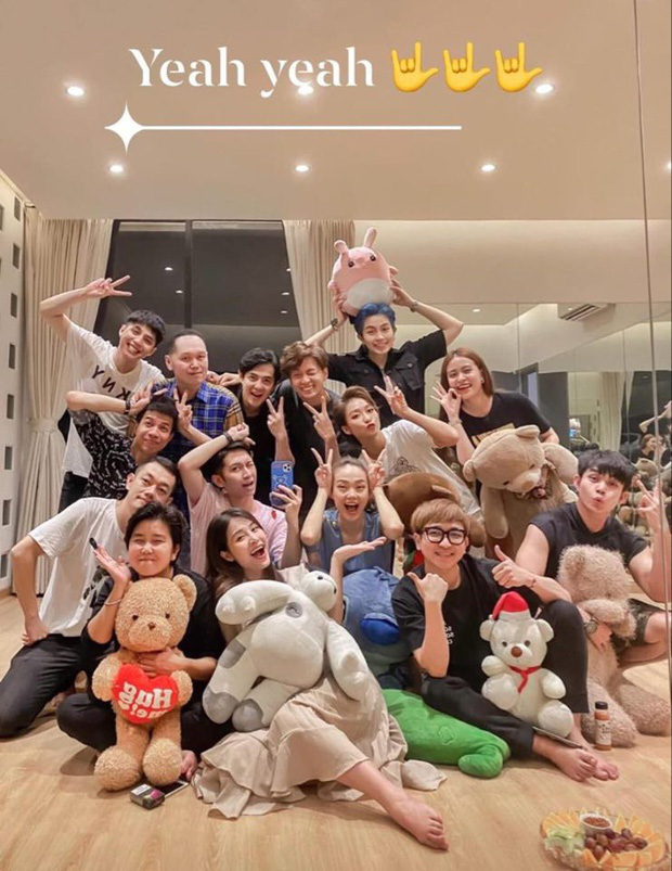 Hội bạn thân đình đám Vbiz: Gia đình Hoa Dâm Bụt coi nhau như ruột thịt, Hà Tăng có tình bạn triệu đô hơn một thập kỷ - Ảnh 6. Hội bạn thân đình đám Vbiz: Gia đình Hoa Dâm Bụt coi nhau như ruột thịt, Hà Tăng có tình bạn triệu đô hơn một thập kỷ - Ảnh 6.