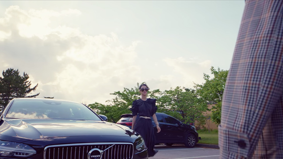 Chúng tôi đã tìm thấy chiếc xe chính xác mà Seo Ye Ji lái trong phim It's Okay To Not Be Okay (Điên thì có sao) - Ảnh 5.