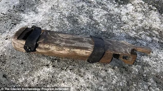 Melting glaciers reveal 'treasures' buried for 500 years, when opened, it smells delicious but contains a harsh reality - Photo 2. Melting glaciers reveal 'treasures' buried for 500 years, when opened, it smells delicious but contains a harsh reality - Photo 2.