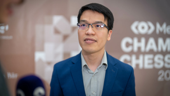 Báo chí Na Uy bàng hoàng khi Lê Quang Liêm đánh bại Vua cờ thế giới - Ảnh 1. Báo chí Na Uy bàng hoàng khi Lê Quang Liêm đánh bại Vua cờ thế giới - Ảnh 1.