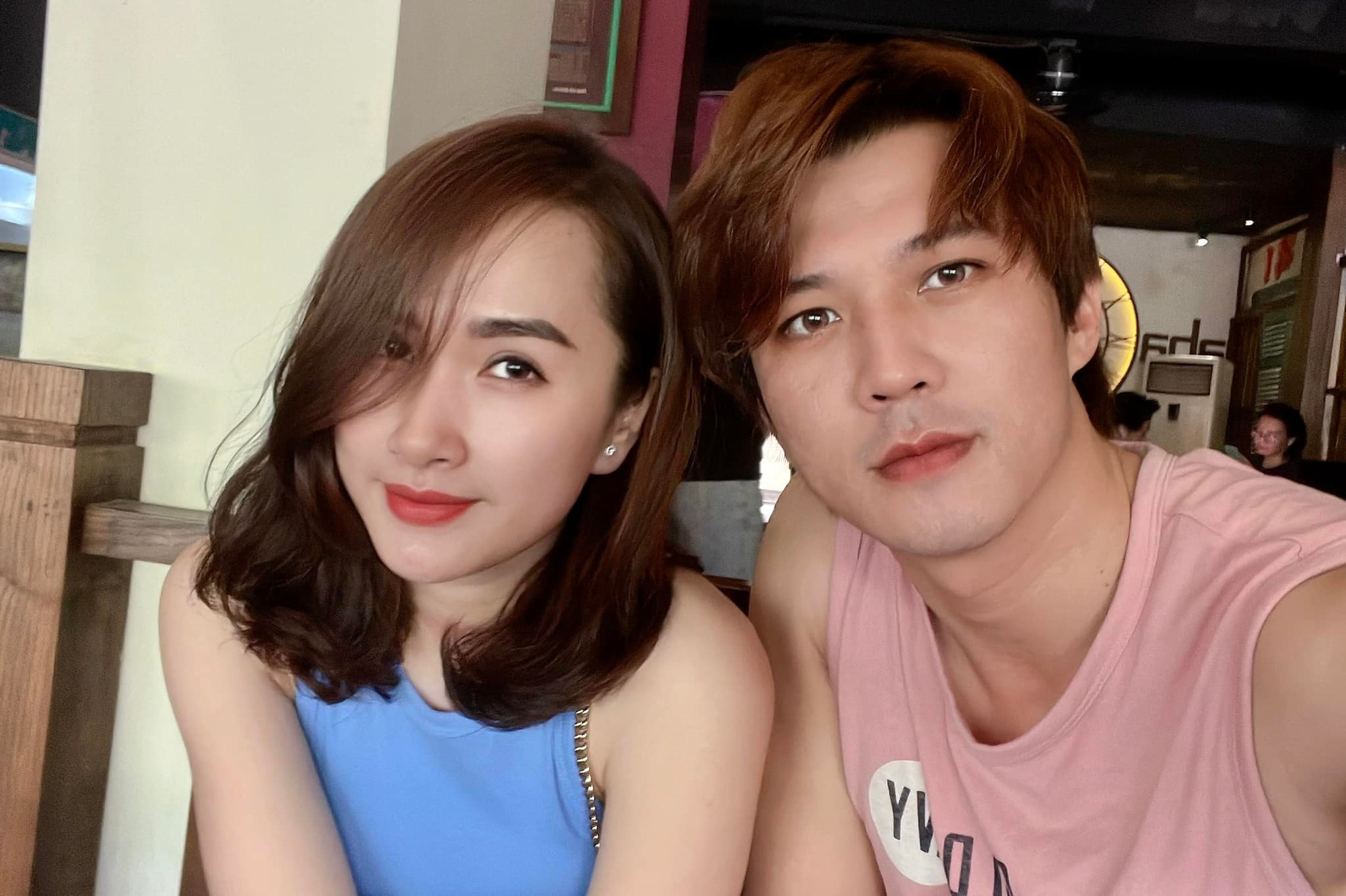 Vợ Hà Việt Dũng Bão ngầm theo chồng đến tận nơi làm việc, nhan sắc gây chú ý