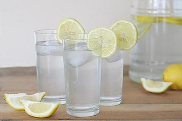 5 loại nước rẻ tiền giúp giải nhiệt siêu nhanh, vừa trị mụn vừa bơm collagen - Ảnh 1.