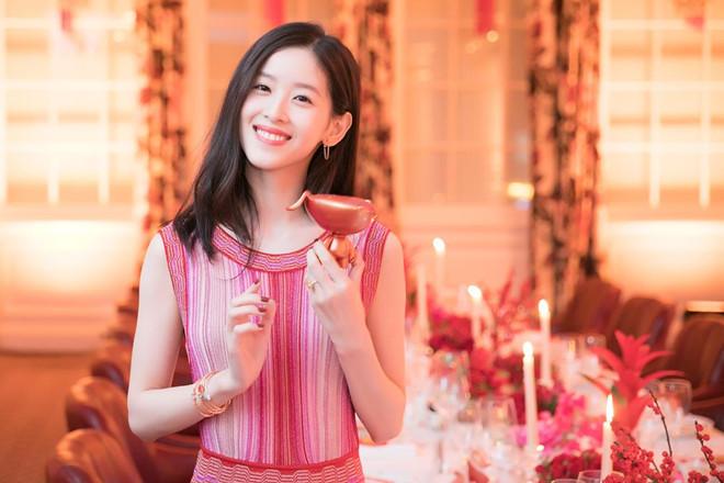 Nữ tỷ phú trẻ nhất Trung Quốc Chương Trạch Thiên: Được tuyển thẳng vào ĐH top 1, gia thế khủng nhưng hôn nhân đầy sóng gió - Ảnh 15.