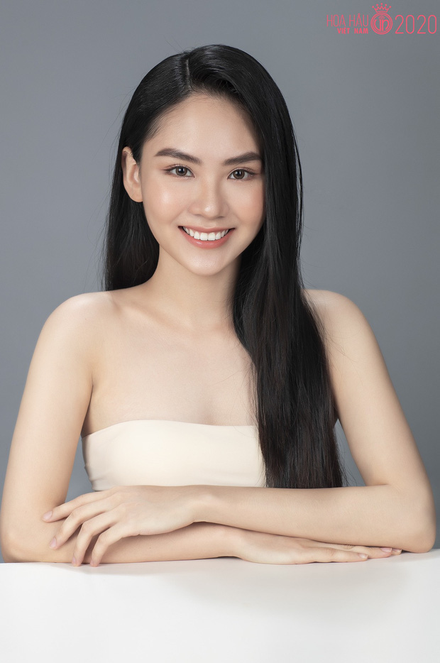 Thí sinh Miss World Vietnam 2022 ứng xử cực lưu loát, bắn tiếng Anh như gió ở đêm thi chung khảo: Hóa ra là nữ thần mặt mộc đạt IELTS 8.0 - Ảnh 3.