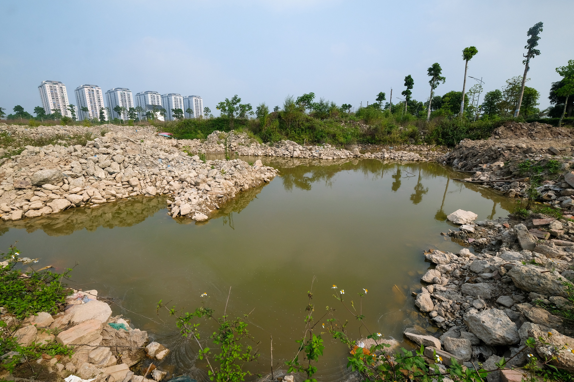 Công viên nước 200 tỉ lớn nhất Hà Nội giờ ra sao sau khi bị đập bỏ - Ảnh 6. Công viên nước 200 tỉ lớn nhất Hà Nội giờ ra sao sau khi bị đập bỏ - Ảnh 6.