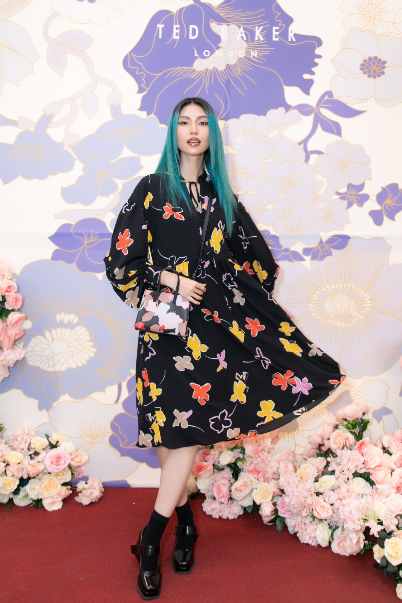 TED BAKER khai trương cửa hàng thứ 3 tại Việt Nam, Kim Lý thanh lịch xuất hiện tại sự kiện, Hoàng Yến Chibi thần thái như Jisoo - Ảnh 4. TED BAKER khai trương cửa hàng thứ 3 tại Việt Nam, Kim Lý thanh lịch xuất hiện tại sự kiện, Hoàng Yến Chibi thần thái như Jisoo - Ảnh 4.