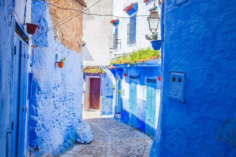 The overwhelming experience of a nomad girl in a magical blue city thought only in fairy tales, - Photo 10. The overwhelming experience of a nomad girl in a magical blue city thought only in fairy tales, - Photo 10.