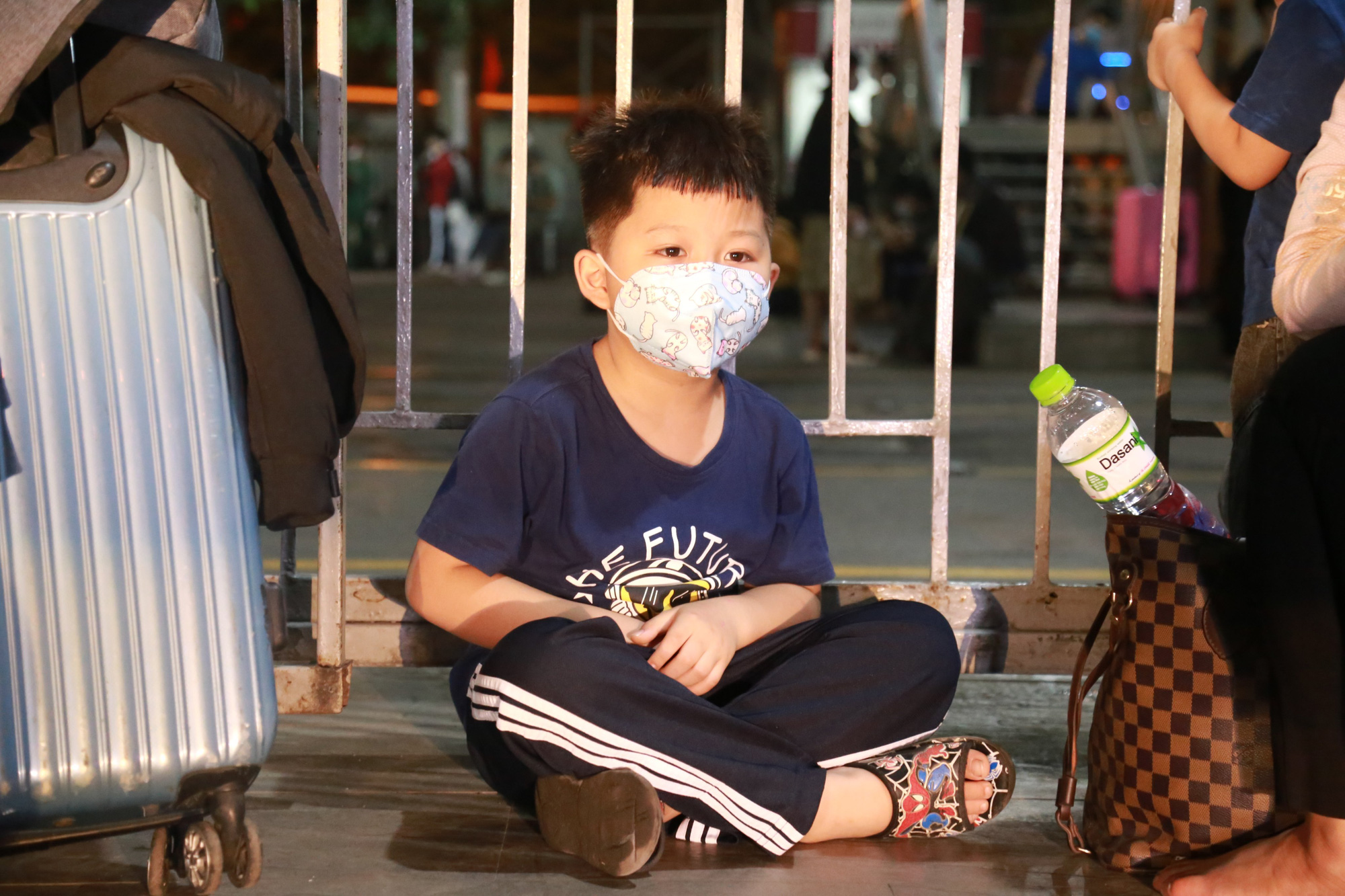 Hanoi: Near midnight, people are still 