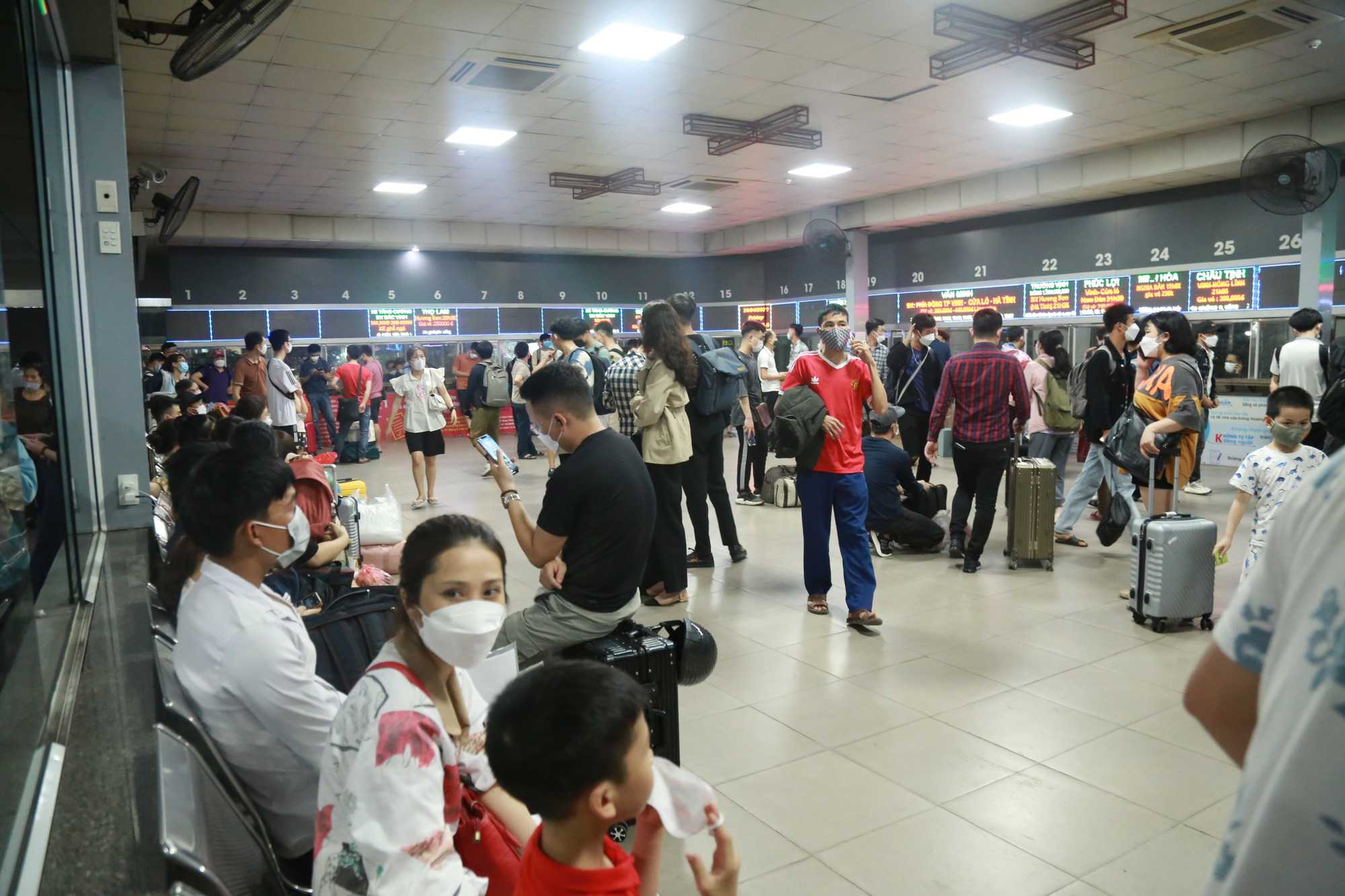 Hanoi: Near midnight, people are still 