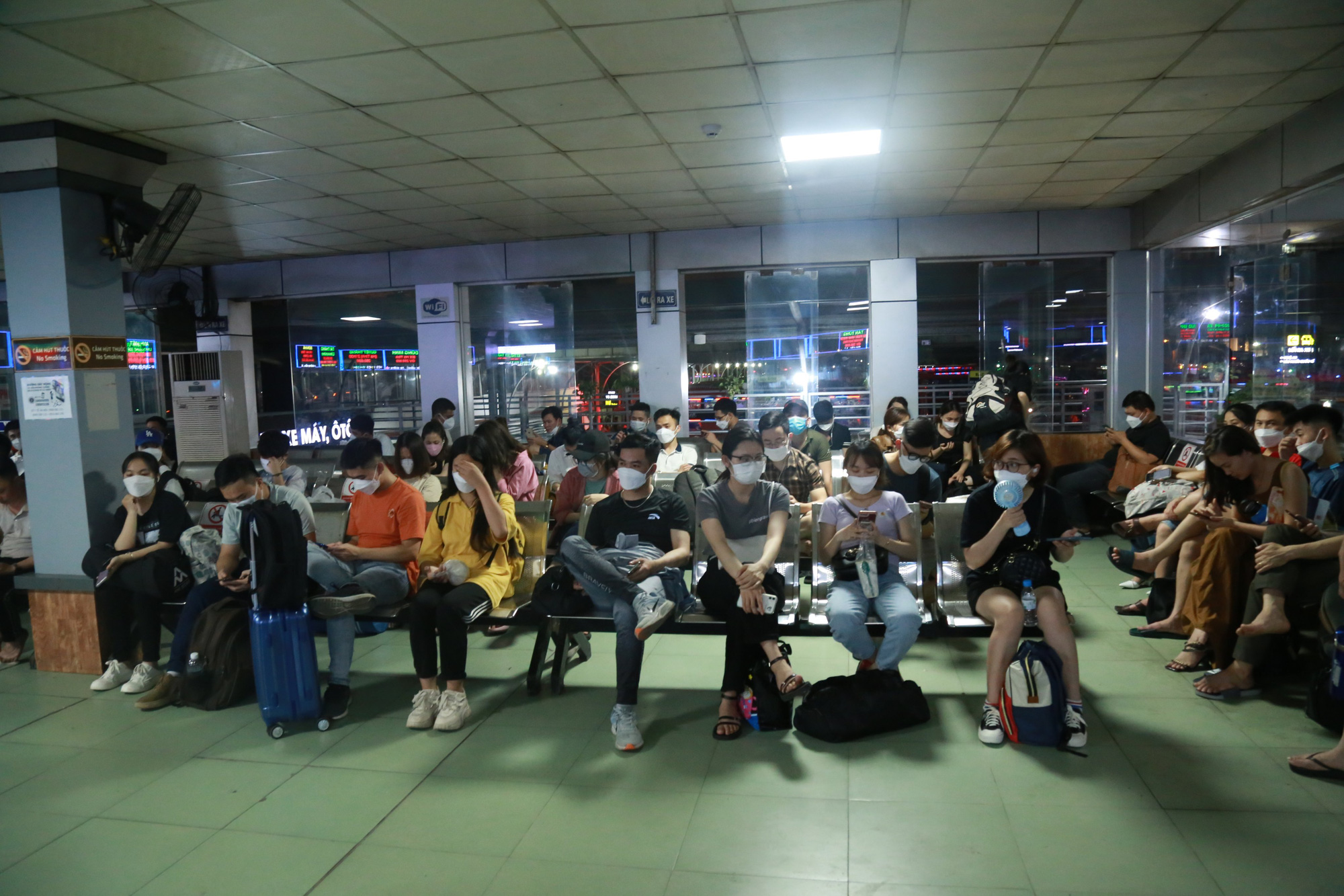 Hanoi: Near midnight, people are still 