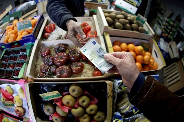 Người tiêu dùng châu Âu hứng đòn từ khủng hoảng Ukraine - Ảnh 1.