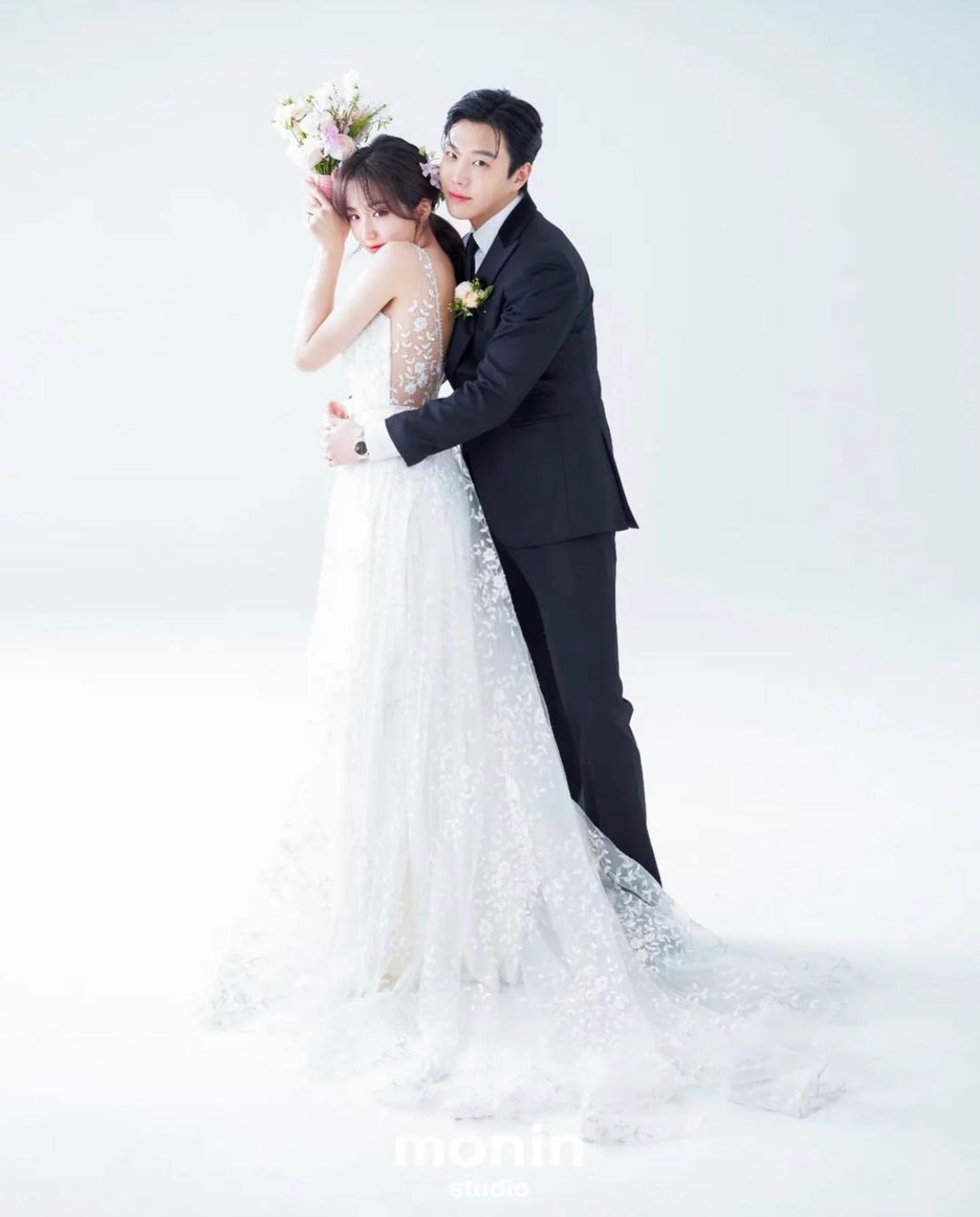 Showbiz Hàn được mùa cưới: Sau Hyun Bin và Son Ye Jin, có cặp đôi idol chốt đơn về chung nhà chỉ sau 1 năm hẹn hò - Ảnh 3.