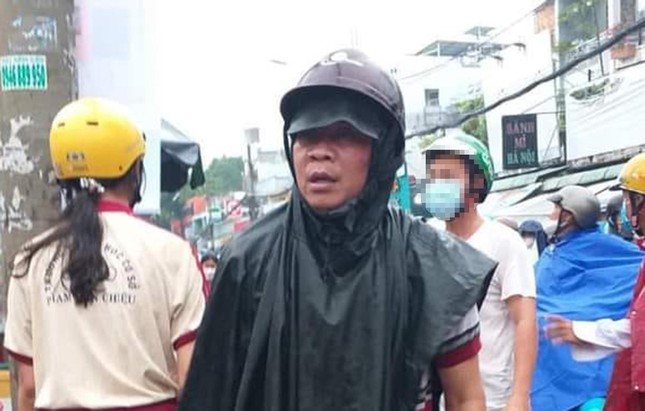 The subject who stabbed to death a militiaman in Ho Chi Minh City surrendered - Photo 1.