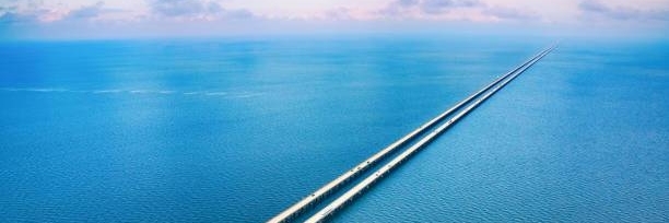 Experience on the world's longest highway bridge: The driver who went half way was afraid of 