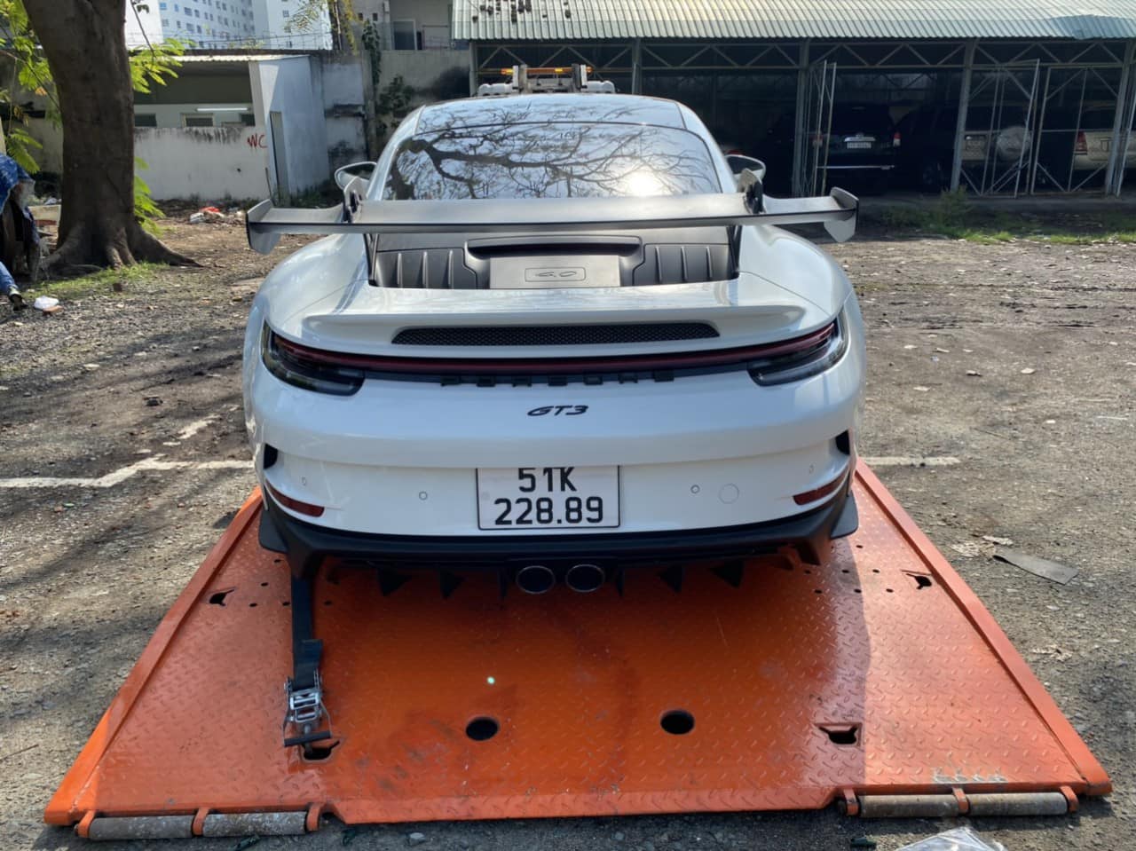 Đại gia cà phê Trung Nguyên sắm Porsche 911 GT3 2022 giống của Nguyễn Quốc Cường, vừa nhận xe đã gắn một chi tiết nhận diện - Ảnh 4.