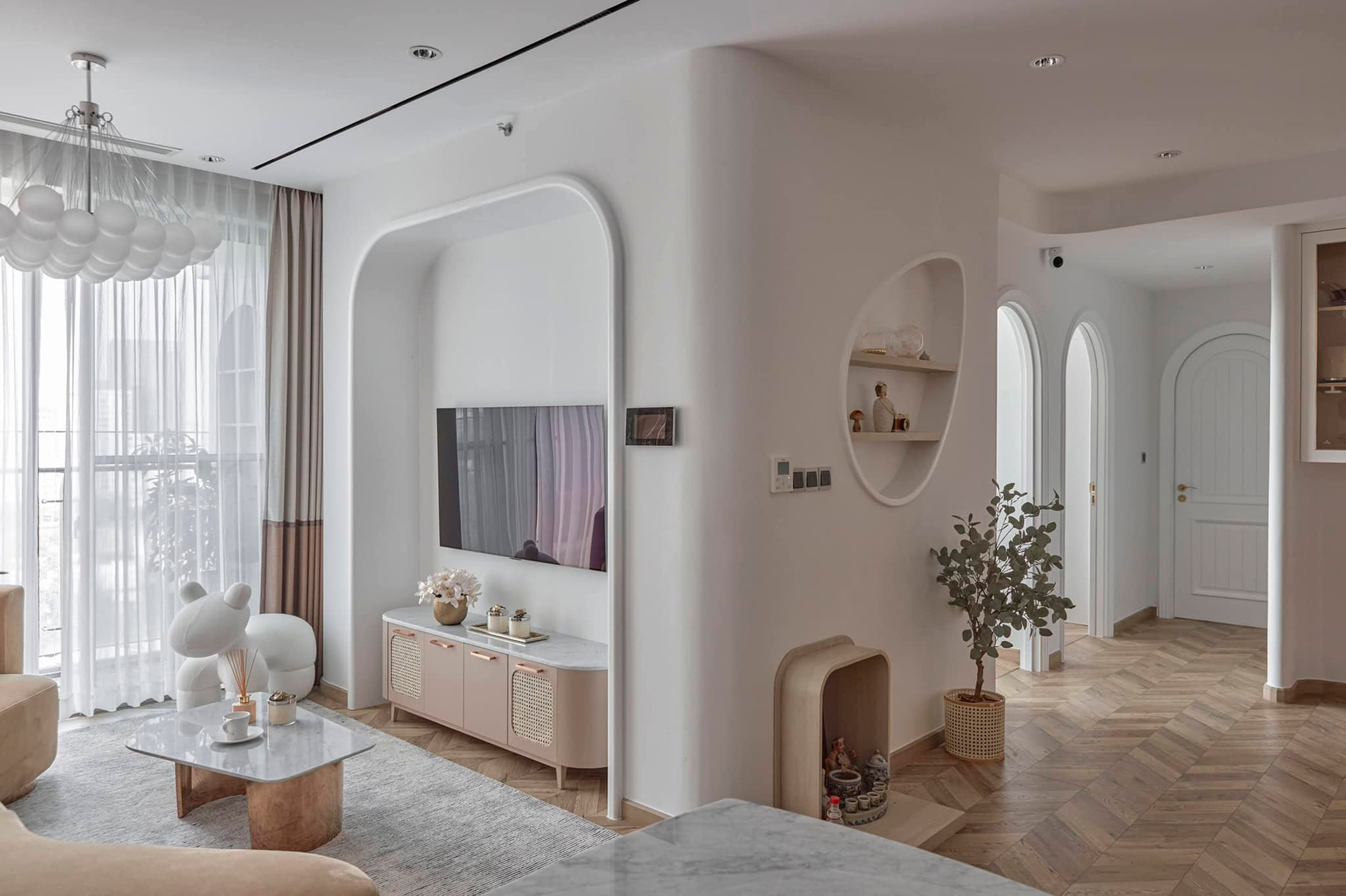 The apartment 115m² Rose Gold tone with expensive rounded corners is 