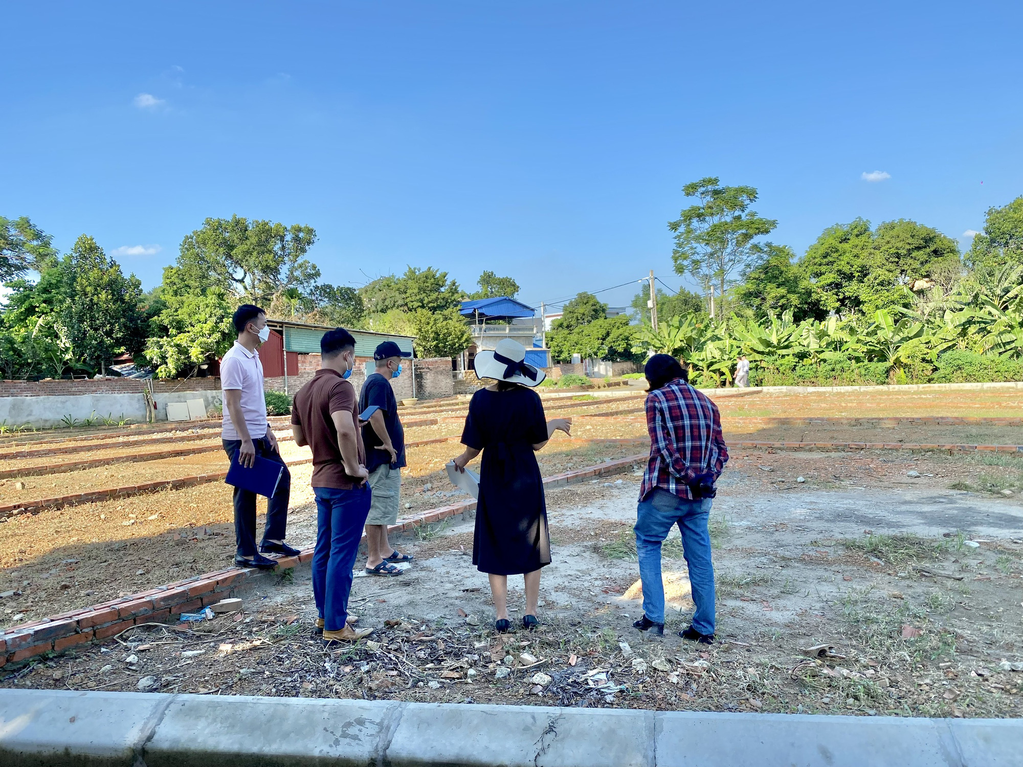 Lợi dụng đấu giá đất để 'thổi giá' bất động sản, xử lý ra sao? - Ảnh 2. Lợi dụng đấu giá đất để 'thổi giá' bất động sản, xử lý ra sao? - Ảnh 2.