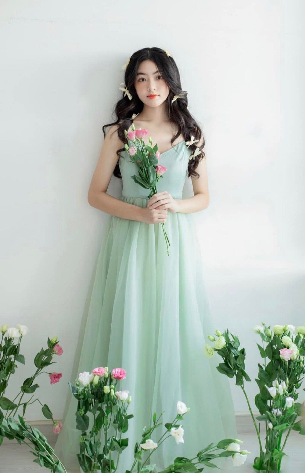 Con gái lớn nhà Quyền Linh xinh như mộng với váy công chúa điệu đà, diện chẳng hề sến mà còn sang hết sức - Ảnh 5. Con gái lớn nhà Quyền Linh xinh như mộng với váy công chúa điệu đà, diện chẳng hề sến mà còn sang hết sức - Ảnh 5.