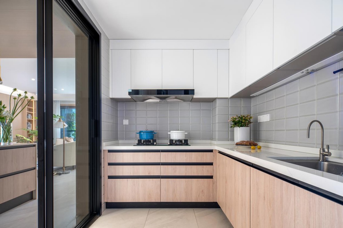 Căn hộ hiện đại 153m² cho gia đình 5 người với không gian sinh hoạt chung rộng rãi, có đến tận 2 căn bếp - Ảnh 8.