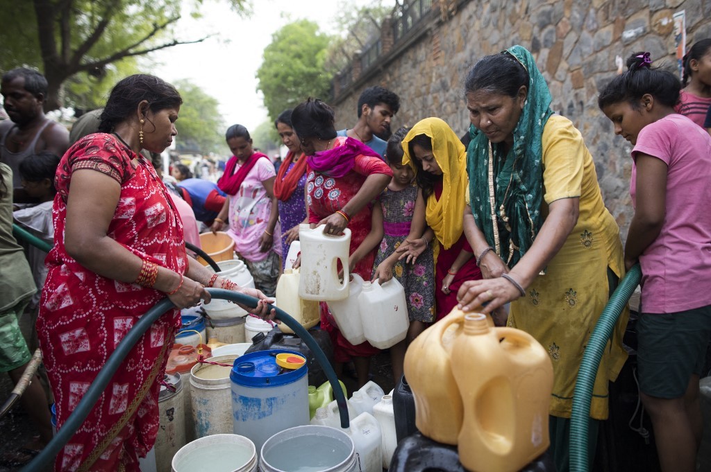 The hot sun turned India into a living hell, reaching the threshold of suffering, killing 25 people - Photo 1.