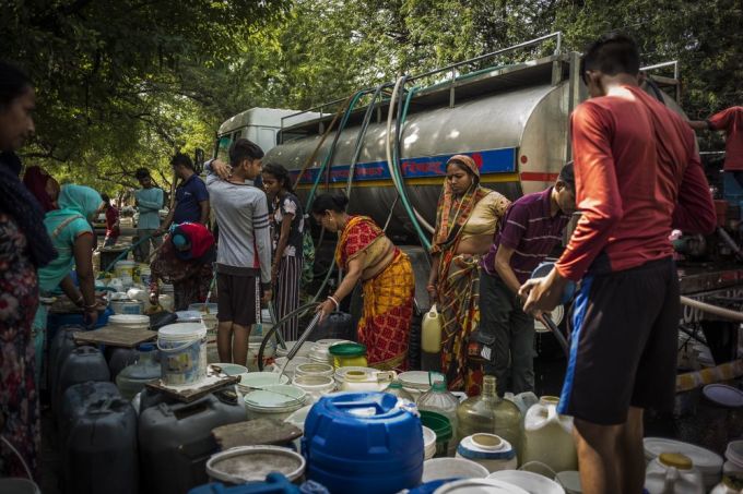 The hot sun turned India into a living hell, reaching the threshold of suffering, killing 25 people - Photo 5.