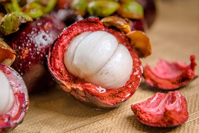 When going to the market, smart people who see these 3 types of mangosteen will buy it right away because they are 'best in the market', the thick, sweet, and extremely nutritious fruit - Photo 1.