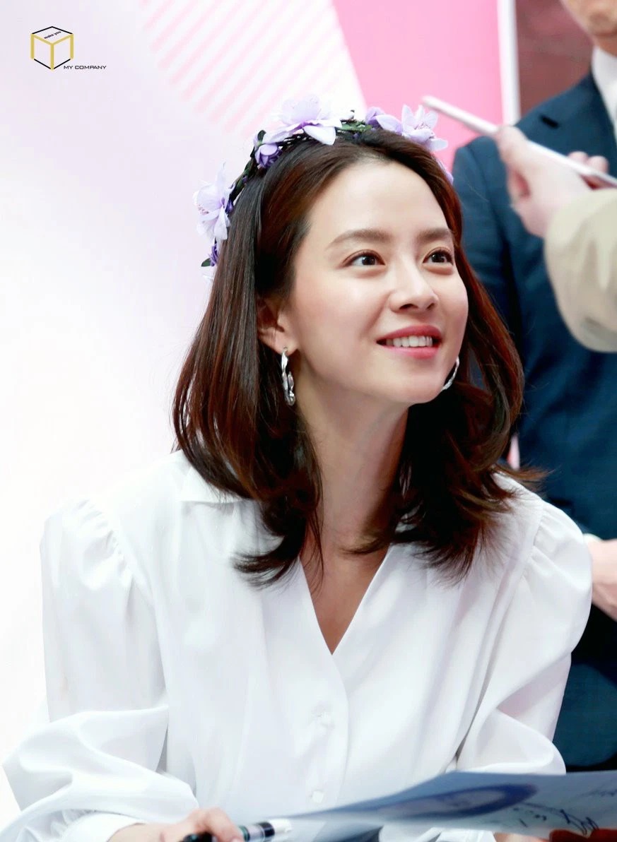 Nhan sắc dàn &quot;chị đẹp&quot; xứ Hàn mãi chưa thoát &quot;ế&quot;: Jang Nara trẻ như thiếu nữ đôi mươi, Kim Hye Soo giữ vững sức hút - Ảnh 18.