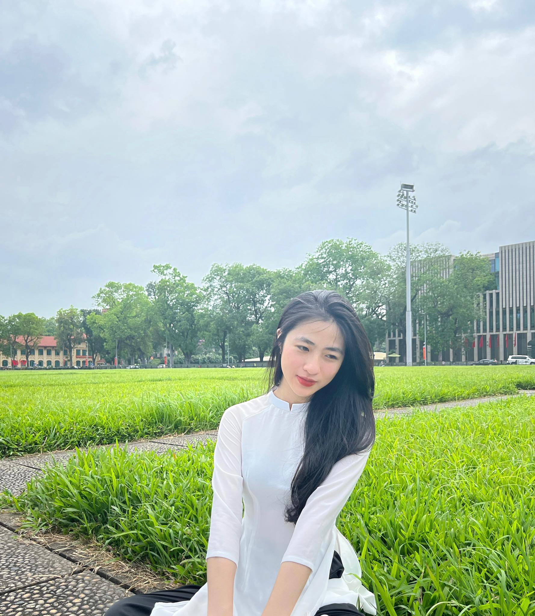 Meet the beautiful female SEA Games volunteer who caused a fever on social media: Born in 2003, passed 2 universities and is extremely multi-talented - Photo 5.