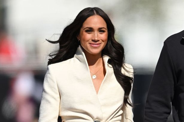 Meghan Markle ra thông báo quan trọng và nhận lời nhắn nhủ từ hoàng gia