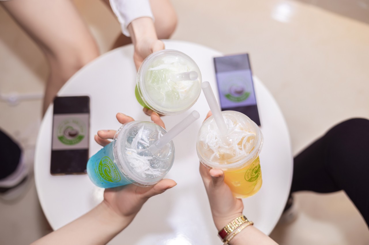 Nước Dừa Trân Châu Phú Yên gây “thương nhớ” với công thức giữ trọn vị dừa dứa thuần Việt - Ảnh 2. Nước Dừa Trân Châu Phú Yên gây “thương nhớ” với công thức giữ trọn vị dừa dứa thuần Việt - Ảnh 2.