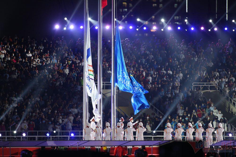 Những hình ảnh ấn tượng trong lễ Khai mạc SEA Games 31 - Vì một Đông Nam Á mạnh mẽ hơn  - Ảnh 6.