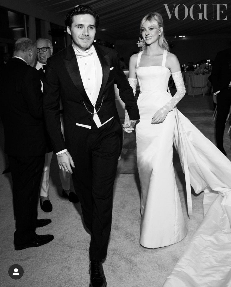 Con dâu nhà Beckham khoe nhẫn đính hôn hơn 2 triệu USD - Ảnh 9.