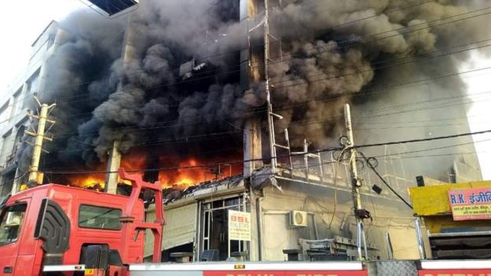 Fire destroyed office building in India, 26 people died - Photo 3.