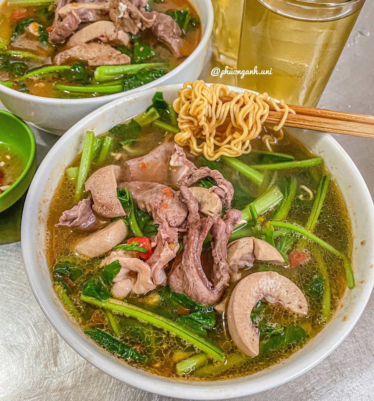 10 quán mì chua cay tim cật dọc khắp Hà Nội, ăn ngay cho bõ đợt lạnh giữa tháng 5 - Ảnh 4. 10 quán mì chua cay tim cật dọc khắp Hà Nội, ăn ngay cho bõ đợt lạnh giữa tháng 5 - Ảnh 4.